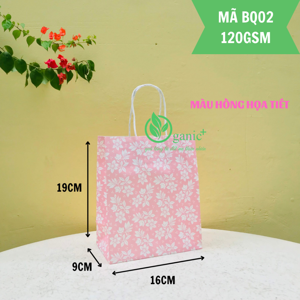 Túi giấy có họa tiết đủ màu, túi đựng quà màu sắc dày dặn, sang trọng