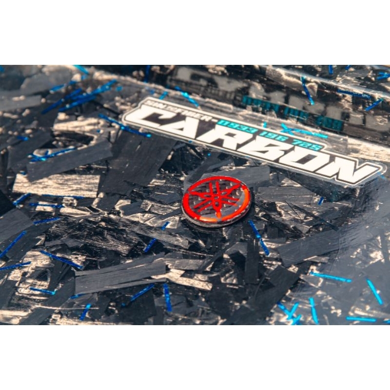 Logo Dán YAMAHA Đỏ Đúc Sợi CarbonFiber Cao Cấp