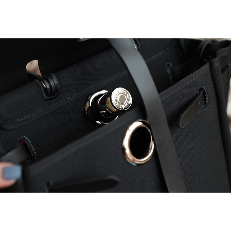 Túi xách nữ H.M herbag sz25cm đen khóa bạc tặng kèm 1 ví cực đẹp fullbox