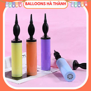 Bơm bóng cầm tay, dụng cụ bơm bóng cầm tay loại tốt.