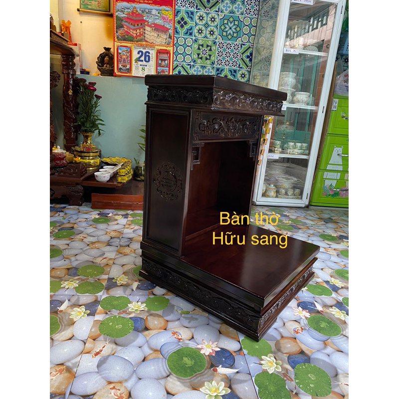 Bàn thờ ông địa thần tài