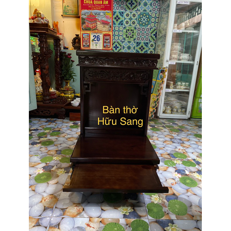 Bàn thờ ông địa thần tài