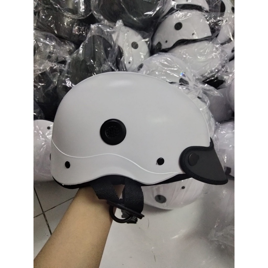 Mũ Bảo Hiểm Trơn NHÁM Màu Trắng Giá Học Sinh Có Tai Mèo hai Màu Thời Trang_ FREESSHIP