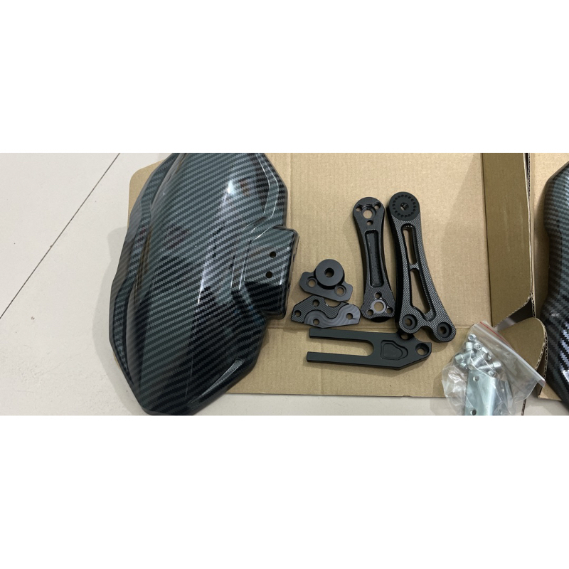 Dè chắn bùn vân carbon gắn xe điện độ