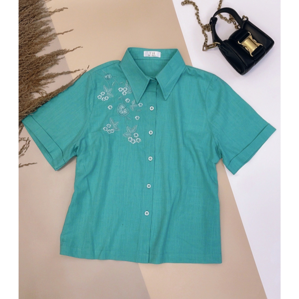 Áo sơ mi tay ngắn thêu hoa chất linen (MS17)