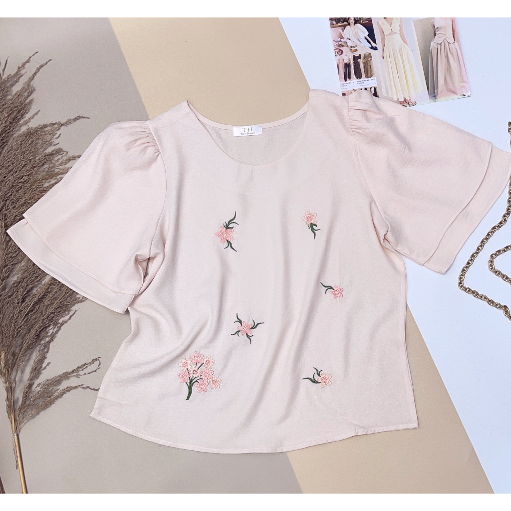 Áo Linen tay ngắn thêu