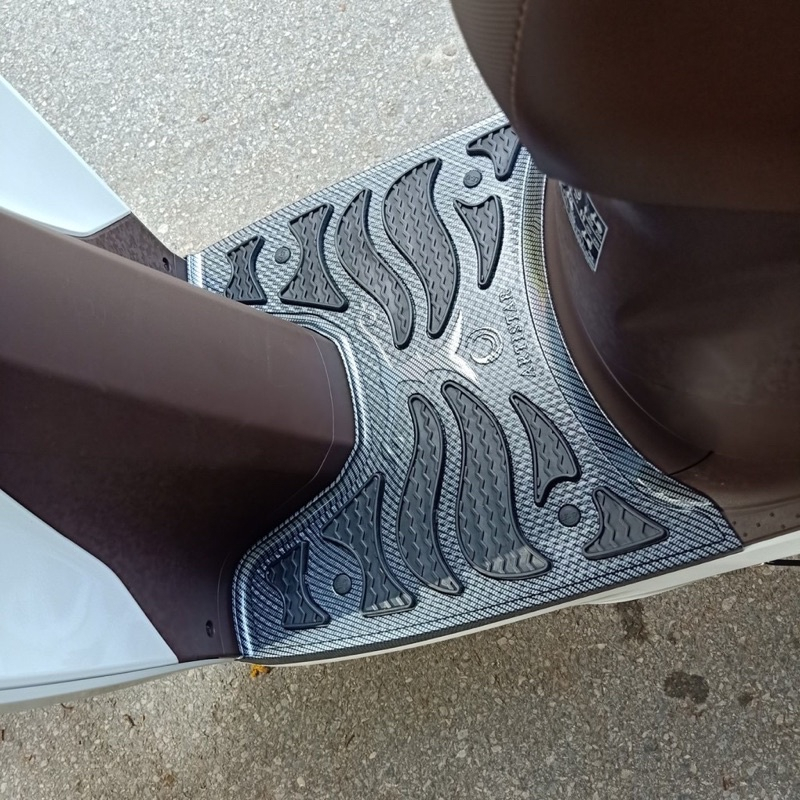 Thảm Để Chân Vision 2021 - 2023 Nhựa Carbon Siêu Bền Đẹp