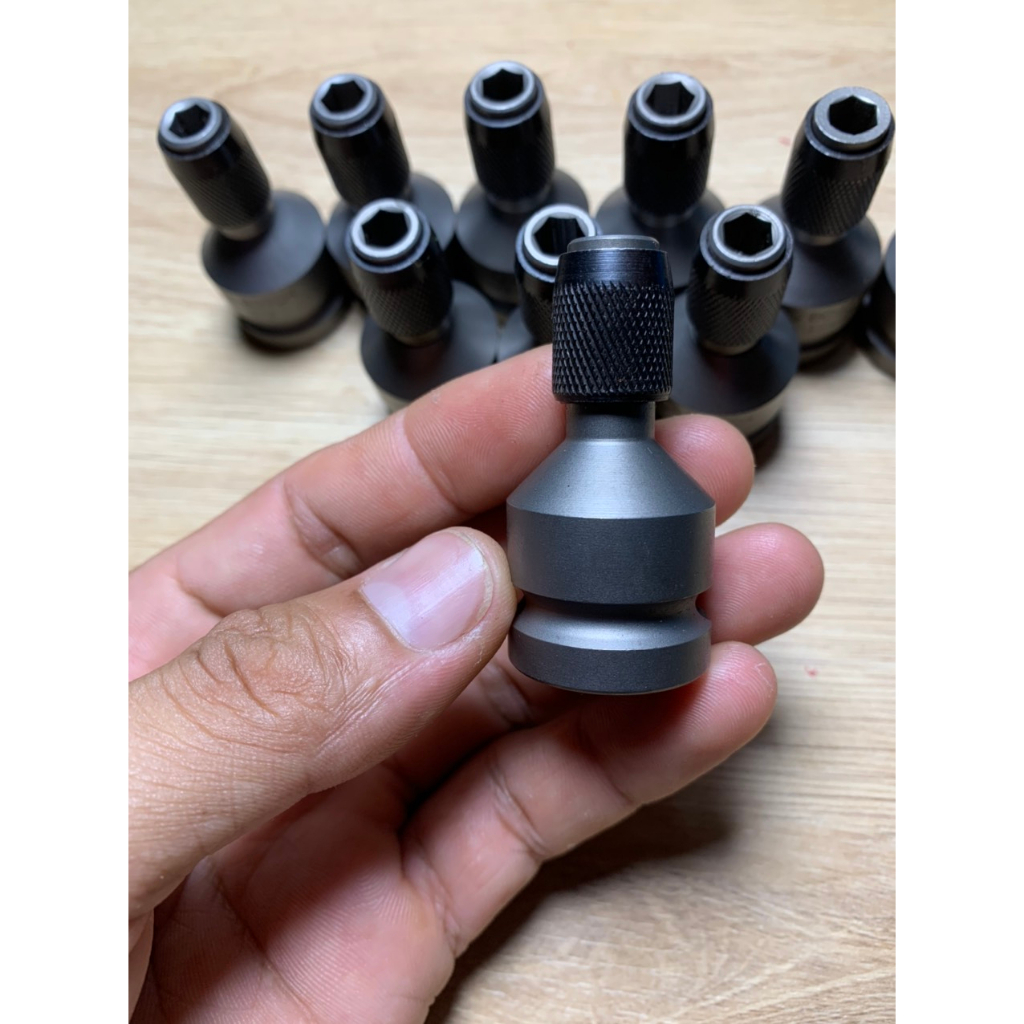 Đầu chuyển bulong sang bắn vít Bosch chính hãng có gài kèm 1 mũi vít PH2 dài 25mm ( SL : 1 cái )