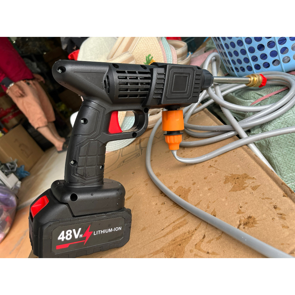 Vòi rửa xe chạy pin 48v Lithium mini cầm tay 3 chế độ phun,chuyên sử dụng rửa xe, vệ sinh, tưới cây.Vòi phun tăng áp.