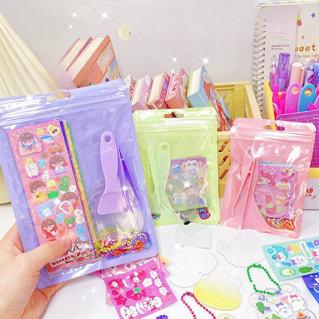 Set 23 món tự trang trí móc khoá DIY