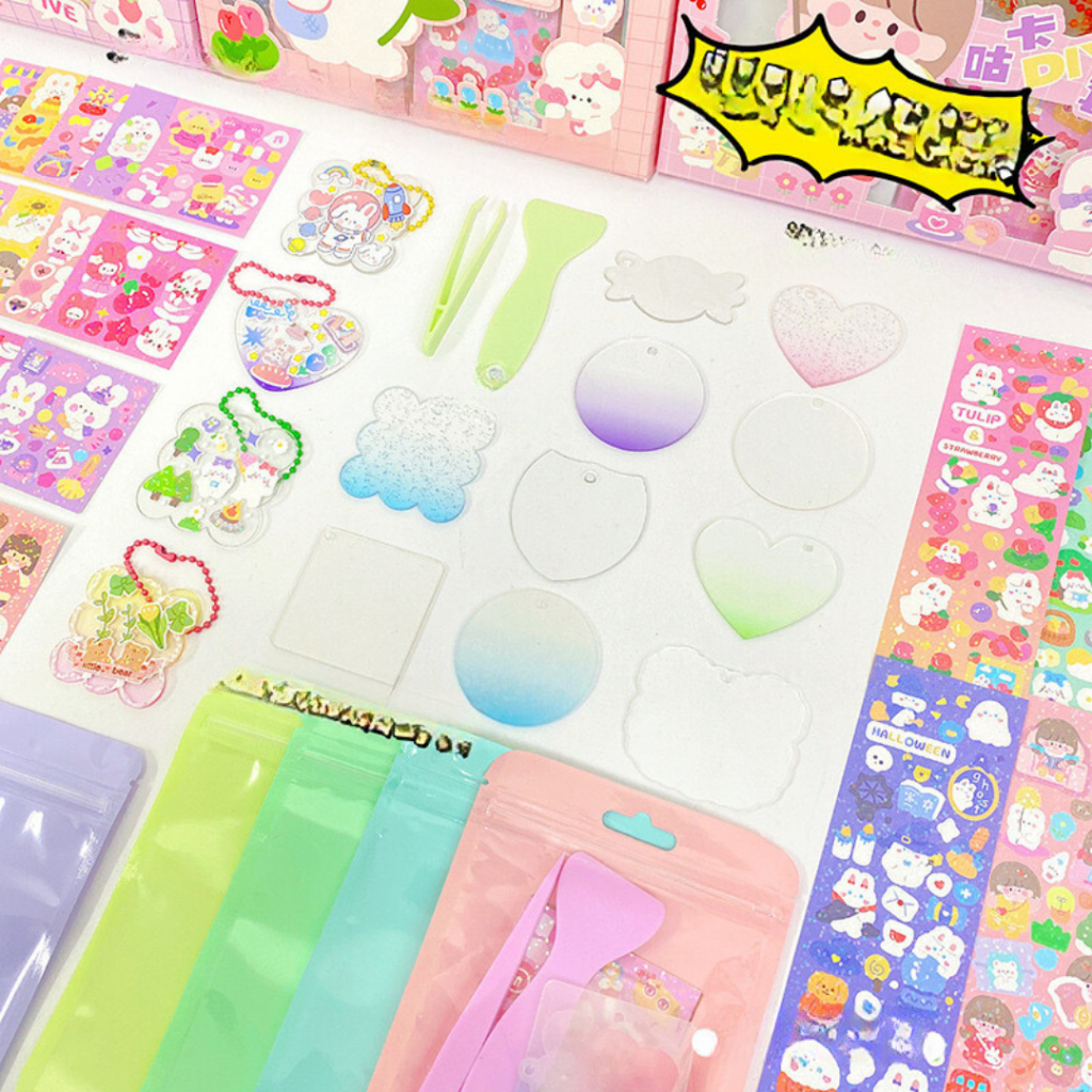 Set 23 món tự trang trí móc khoá DIY