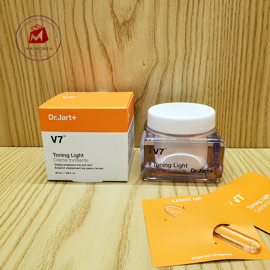 Kem dưỡng trắng da V7 Toning Light Hàn Quốc date mới