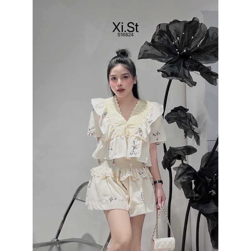 Set hoa thêu short viền ren