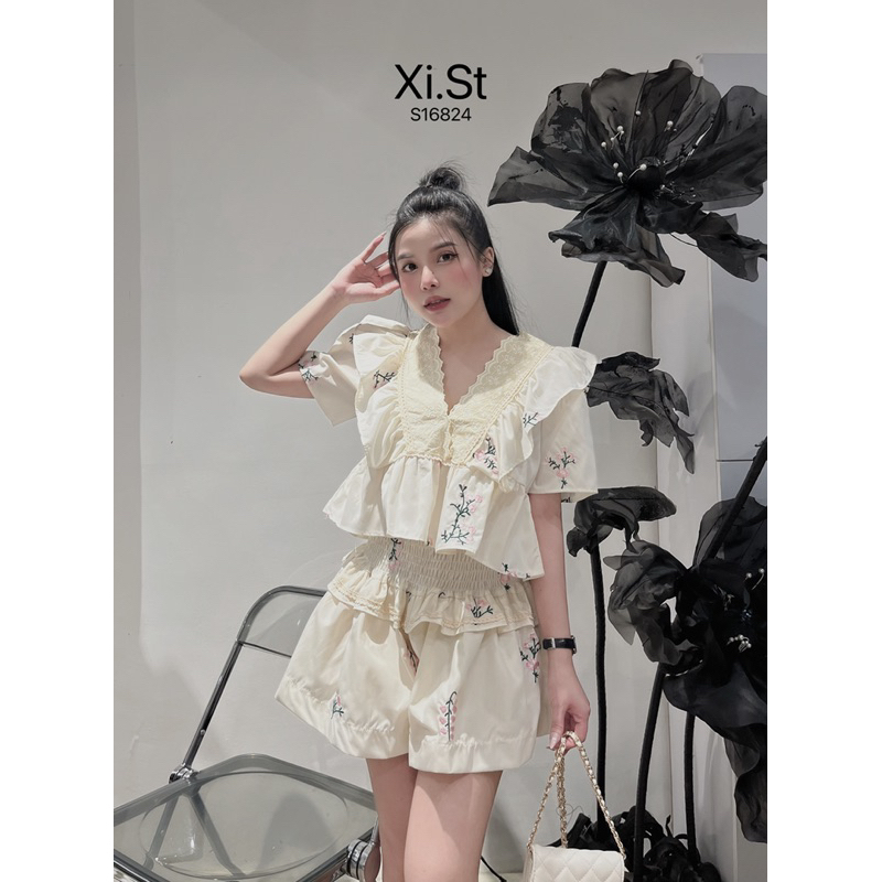Set hoa thêu short viền ren