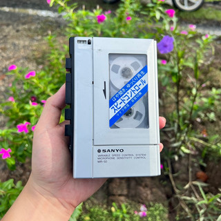 Máy nghe nhạc băng Cassette