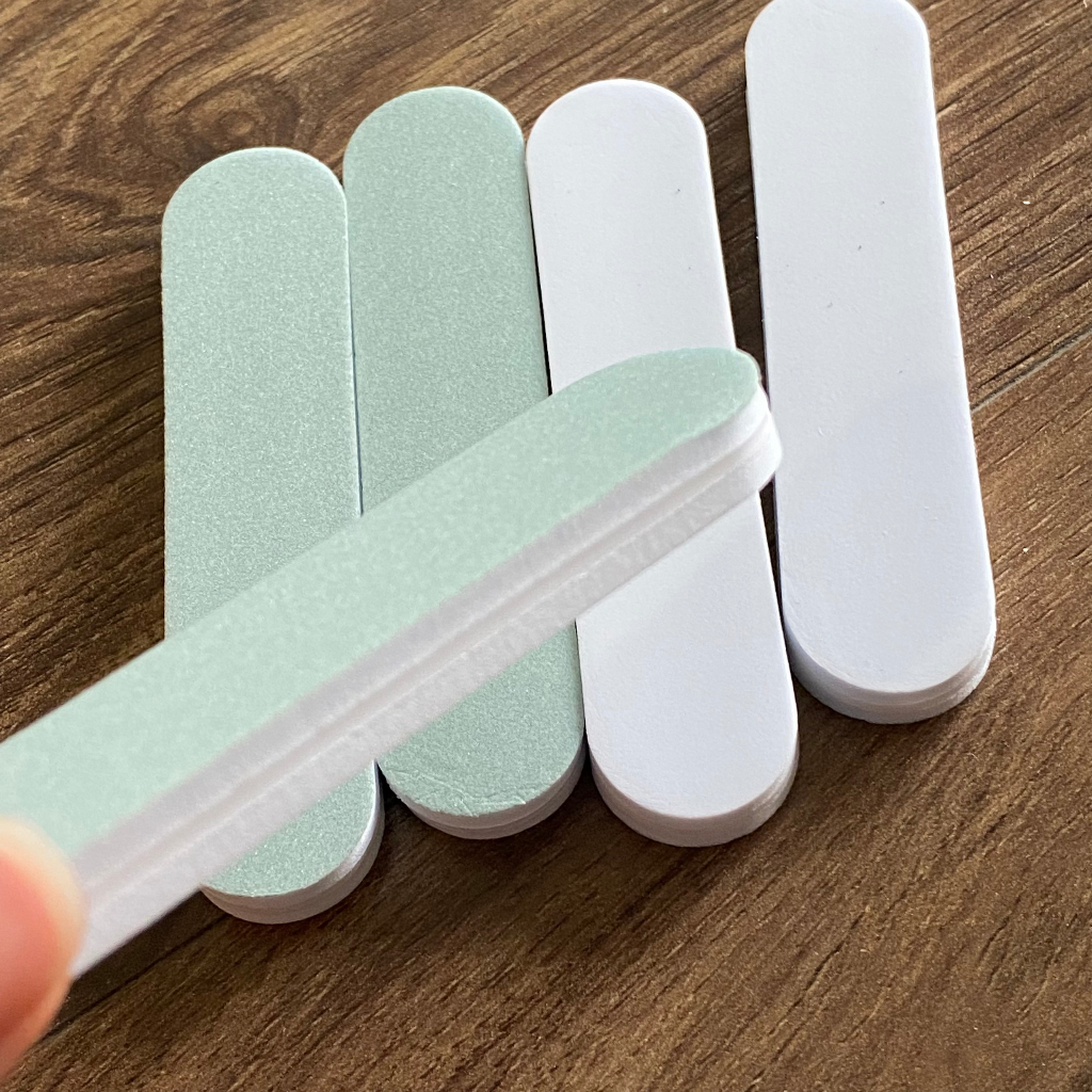 Xốp đánh bóng bề mặt kim loại sáng bóng