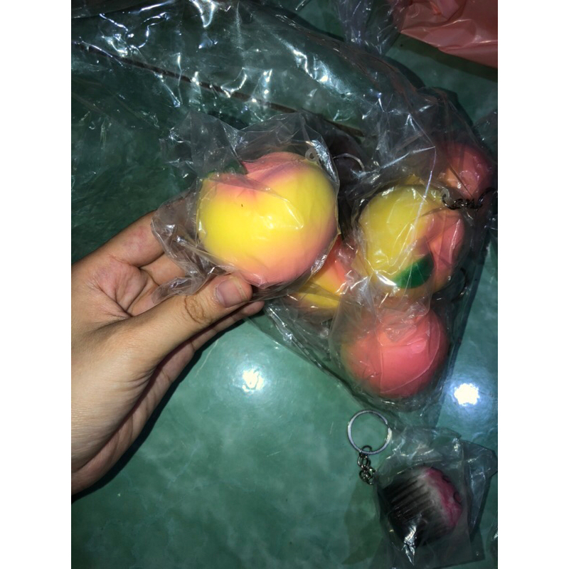 Squishy trái đào vừa