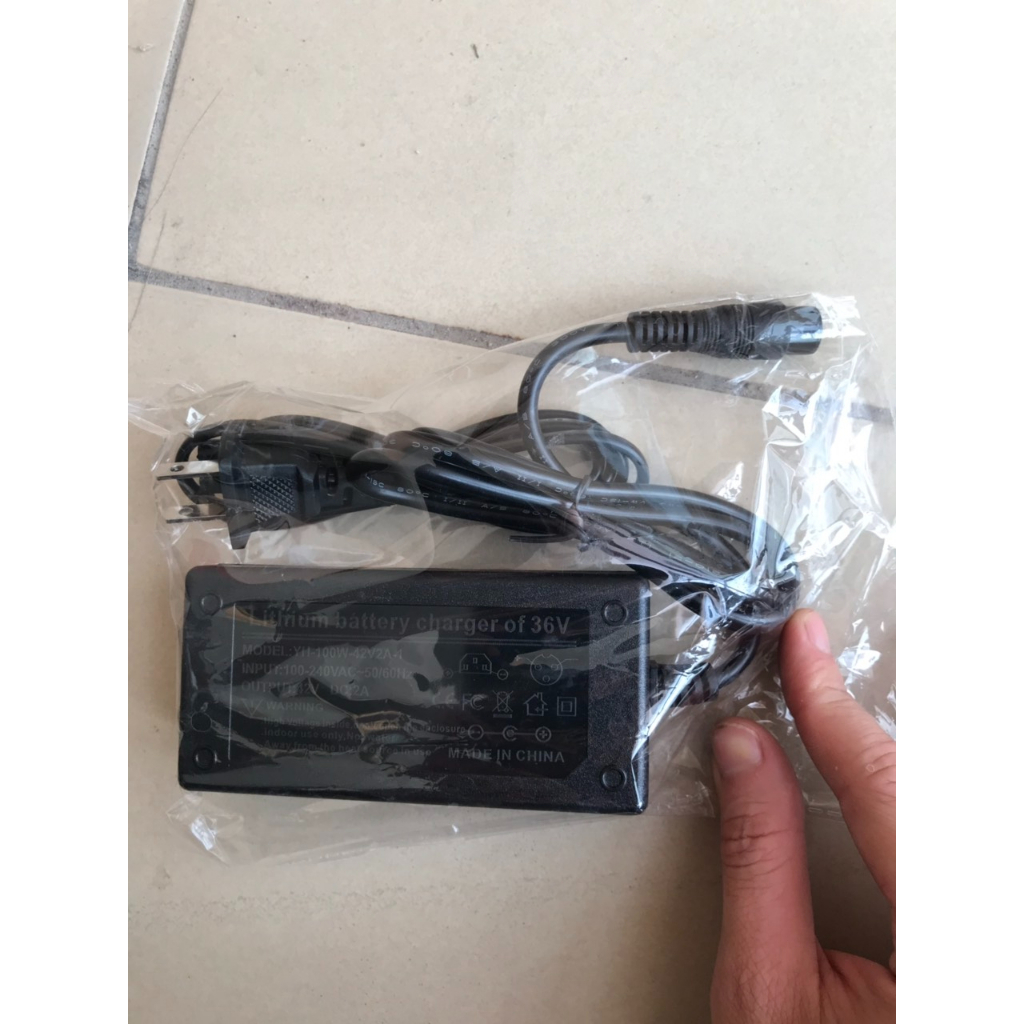 Sạc  Xe Điện Cân Bằng , Sạc xe drift 3 bánh , sạc pin xe cân bằng Giắc tròn 3 chấu , đèn báo đầy