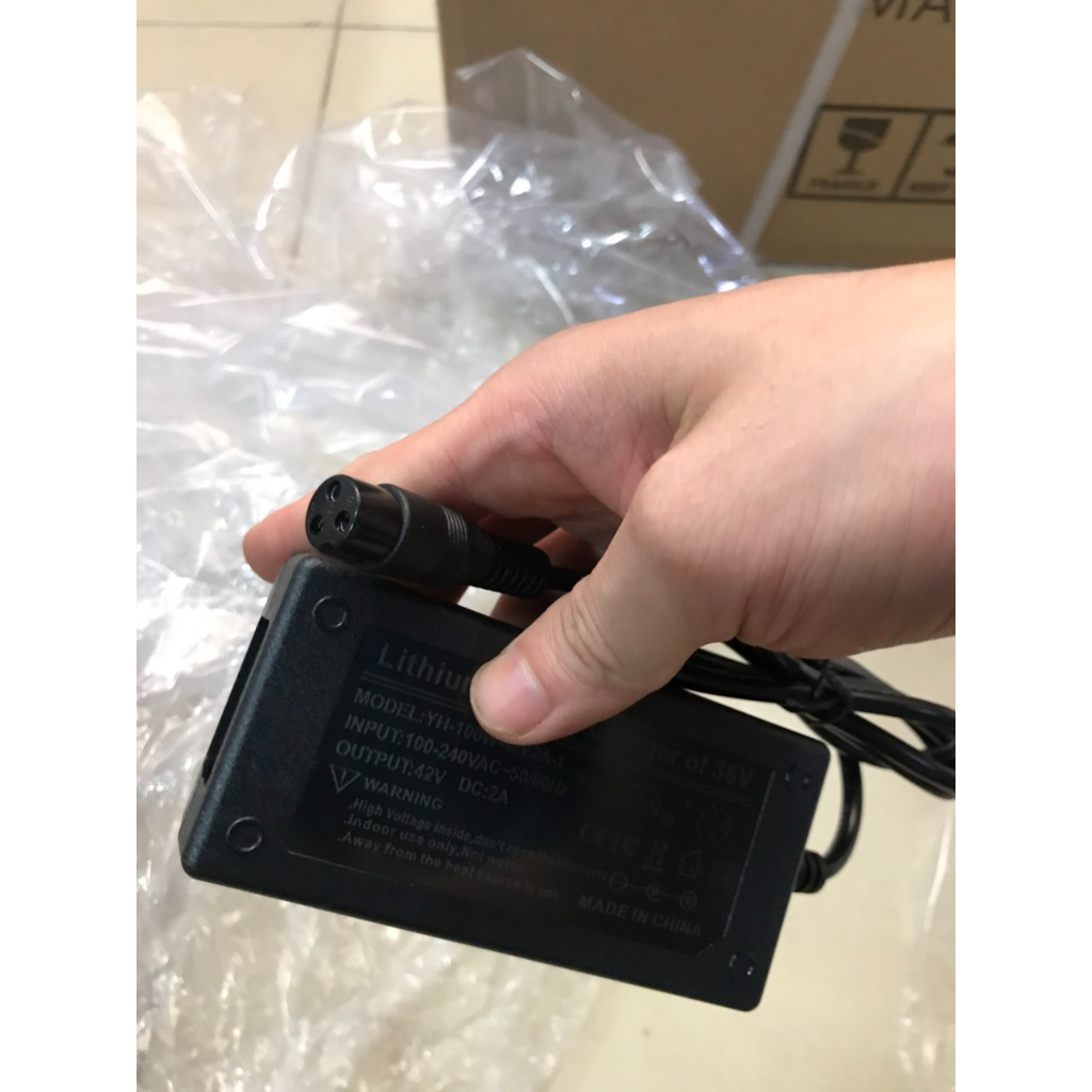 Sạc  Xe Điện Cân Bằng , Sạc xe drift 3 bánh , sạc pin xe cân bằng Giắc tròn 3 chấu , đèn báo đầy