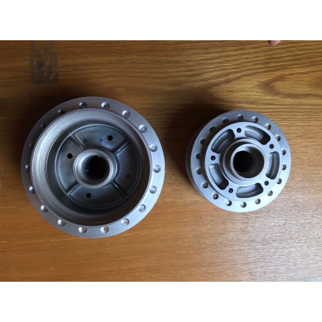 ĐÙM-MAY Ơ VÀ MÁ ĐÙM ĐĨA 5 LỖ HONDA WAVE ZX 110 THÁI FUTURE I SẢN PHẨM RÁP ZIN THEO XE