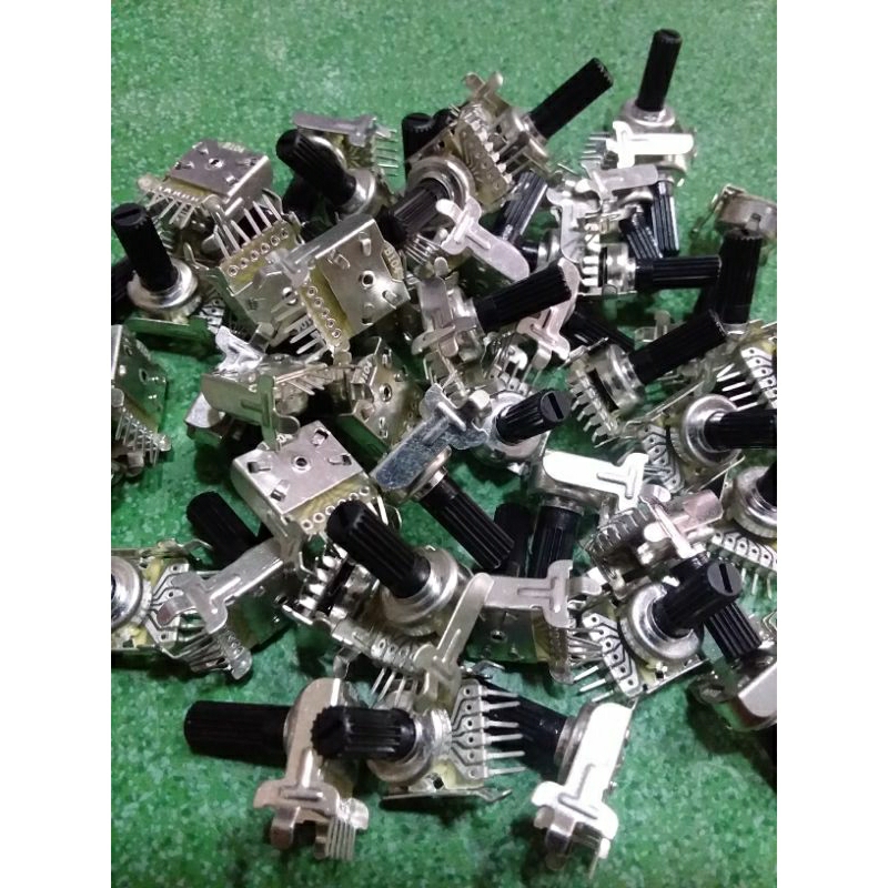 COMBO 5 CHIẾC VOLUME 6 CHÂN VANG SỐ