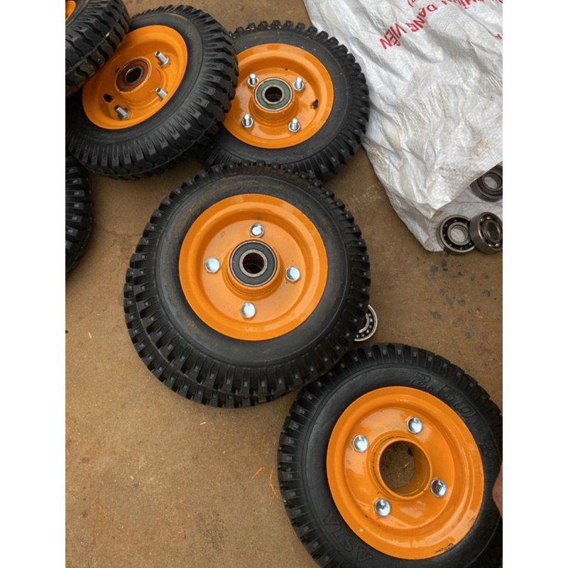 Bánh xe cao su đúc đường kính 20 cm
