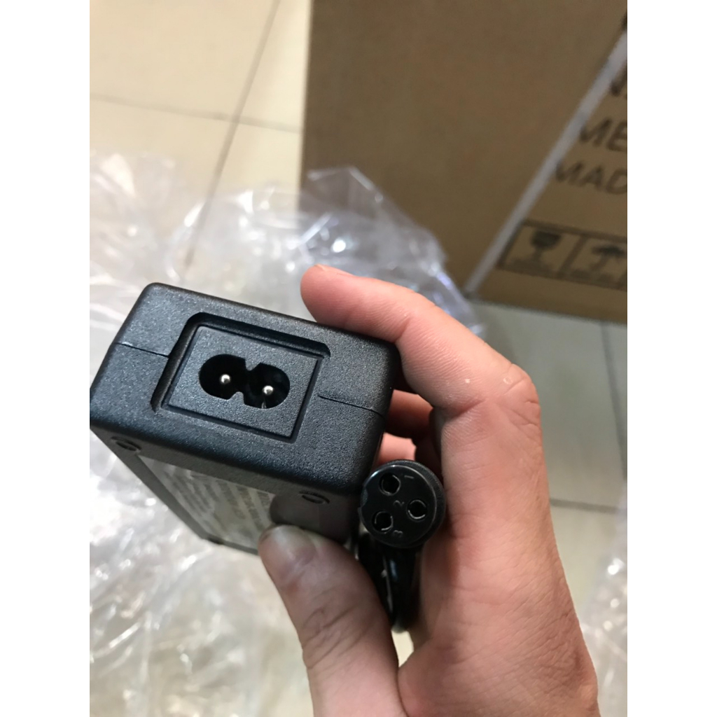 Sạc  Xe Điện Cân Bằng , Sạc xe drift 3 bánh , sạc pin xe cân bằng Giắc tròn 3 chấu , đèn báo đầy