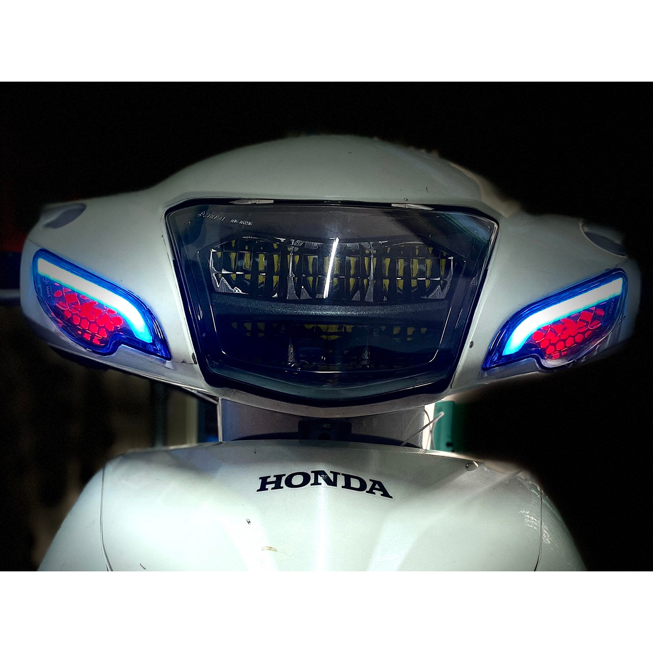 Cặp xi nhan trước Led Demi dành cho xe Wave A, S100, S110, Alpha