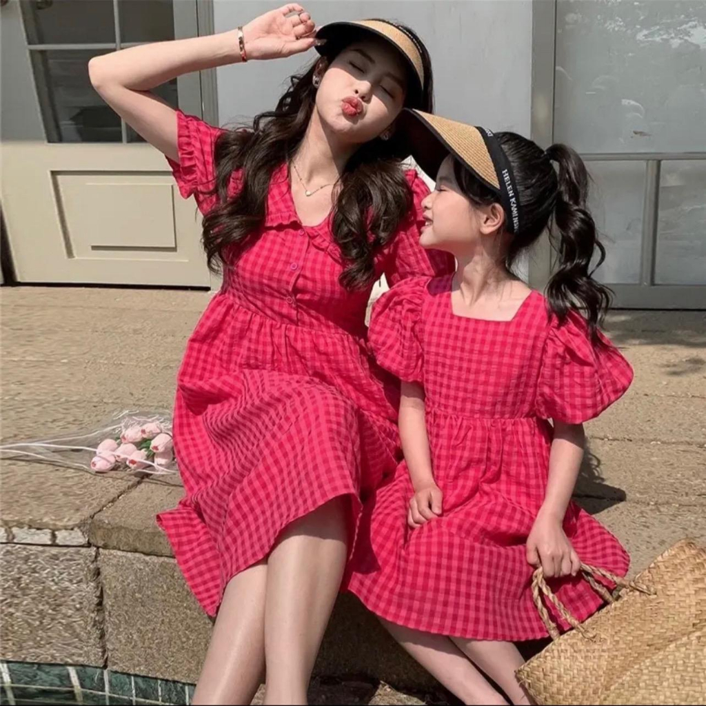 Váy bé gái với thiết kế xinh xắn dễ thương