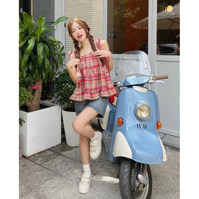 Áo hai dây buộc nơ vai kẻ caro đỏ bèo tầng phong cách vintage tiểu thư xinh xắn đi biển
