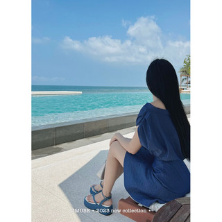 Đầm xoè viền nơ