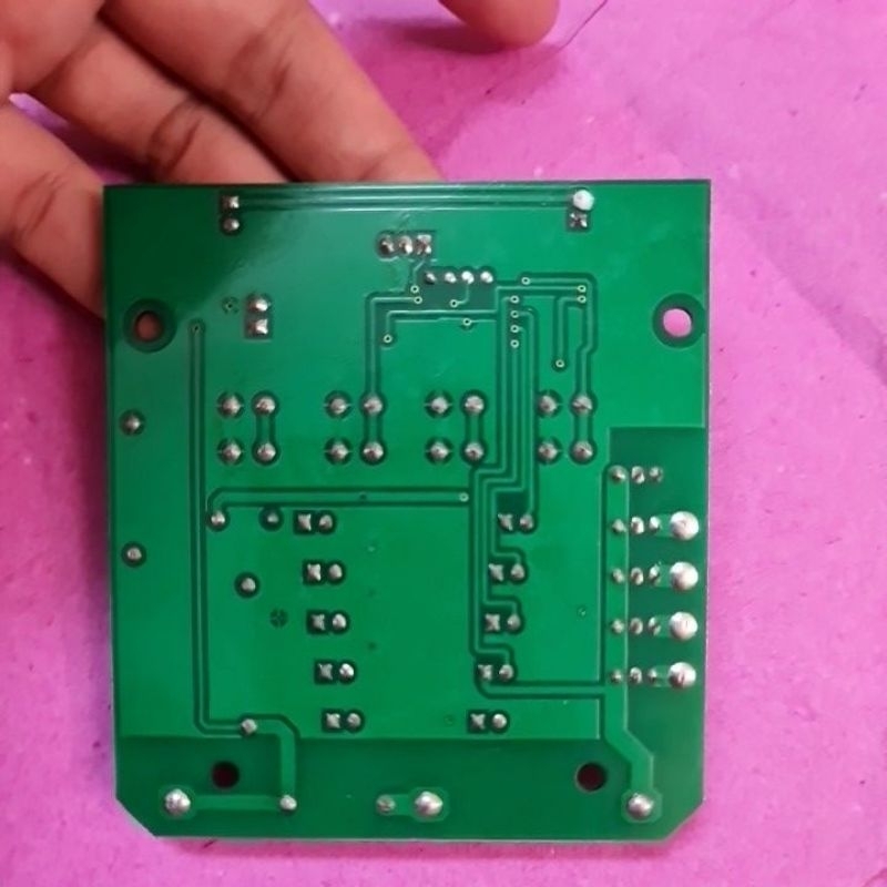 Bo quạt treo tường senko