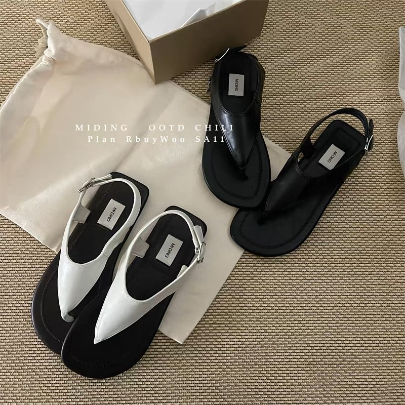 Sandal nữ kẹp ngón hở gót có khoá cài đế bệt hàn quốc