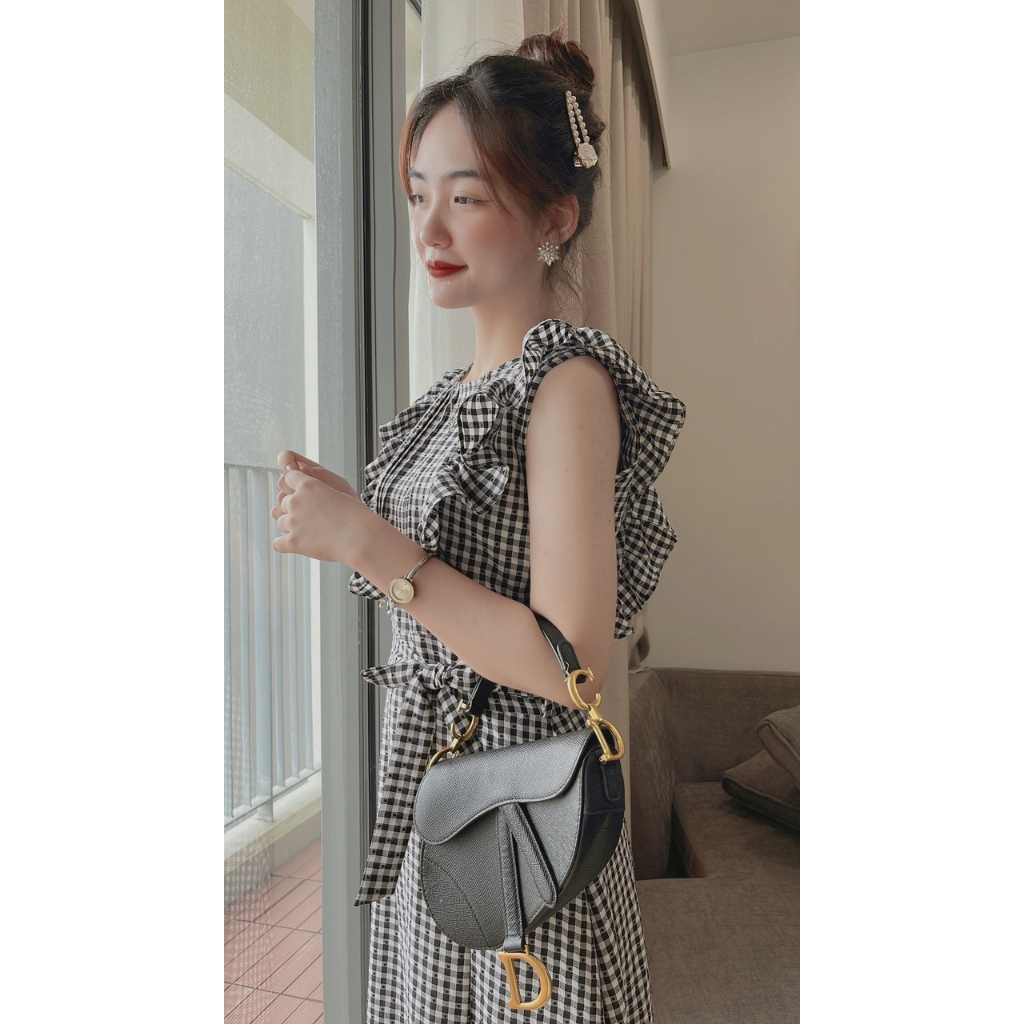 Váy kẻ xuông tay bèo