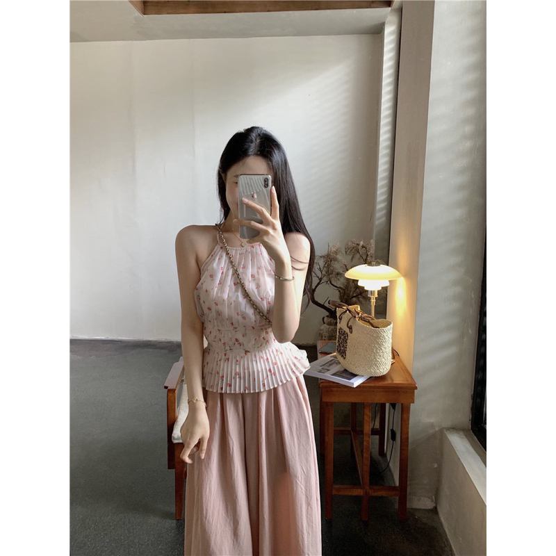 Áo yếm hồng & quần suông rộng