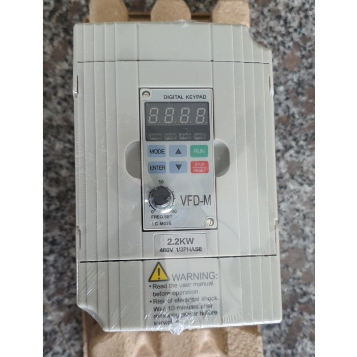 Biến tần Delta VFD-M 2.2kw vào 3 pha 380V ra 3 pha 380V