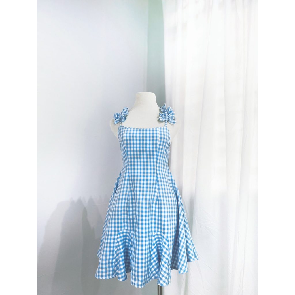 Đầm 2 dây Ennik body màu xanh, hồng chất liệu kate lụa sọc caro