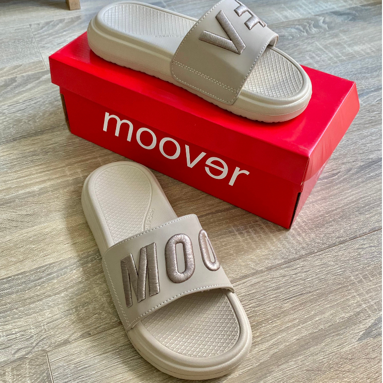 Dép quai ngang nam nữ MOOVER THÊU CHỮ ĐẾ 4P, dép unisex thích hợp mang mỗi ngày, có hộp đầy đủ