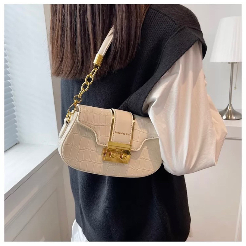 Túi xách nữ- Túi đeo chéo kẹp nách đeo vai khoá vuông hot hit