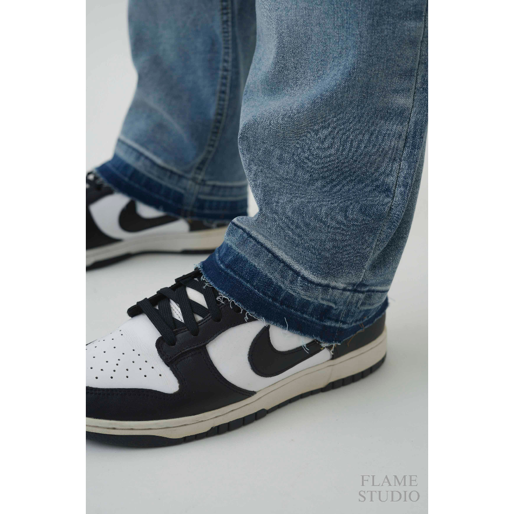 𝗙𝗟𝗔𝗠𝗘 𝗦𝗧𝗥𝗔𝗜𝗚𝗛𝗧 𝗗𝗘𝗡𝗜𝗠  - QUẦN JEANS XANH TRƠN ỐNG SUÔNG FORM REGULAR FIT