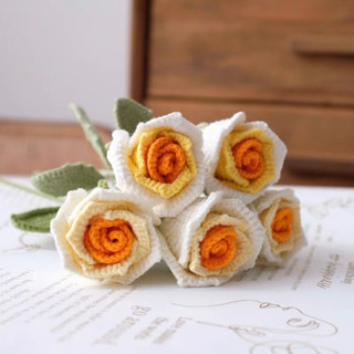 Hoa hồng giả bằng len, hoa hồng đan thủ công bằng len trang trí nội thất