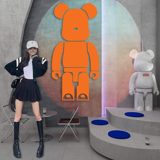 Gấu BearBrick đứng - dán tường trang trí