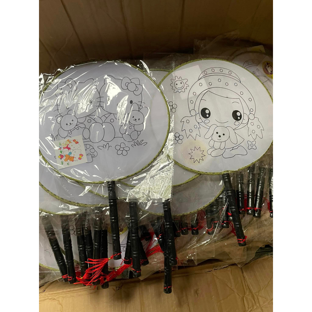 Quạt vải lụa tròn tự tô có in hình 24 cm cho bé tô màu, quạt tròn tự trang trí nhiều mẫu