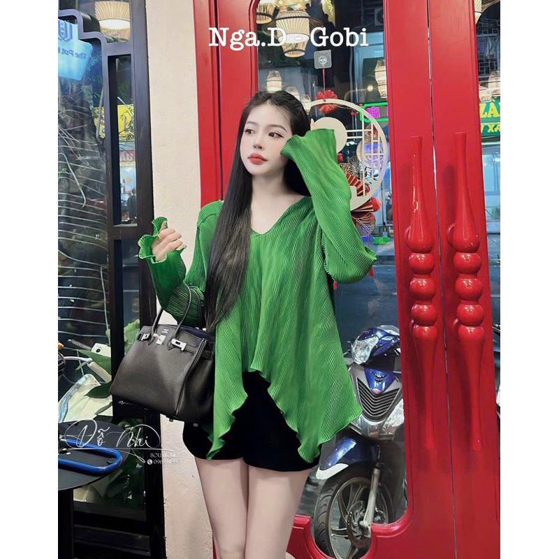 Set Bộ Áo Dập Ly Tay Dài Loe Cổ V + Quần Short Đùi