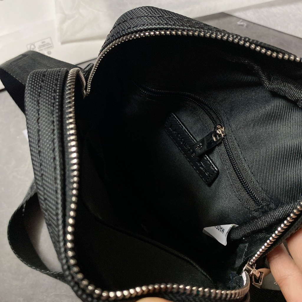 Túi Chéo Nam LCST, Chất da sần mịn với khoá zip logo nét, Hàng full tem, tag chuẩn hãng. size Size 20x14x4cm - TL1