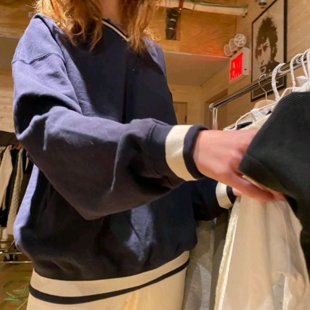 Áo Hoodie dáng rộng cơ bản Brandy Melville