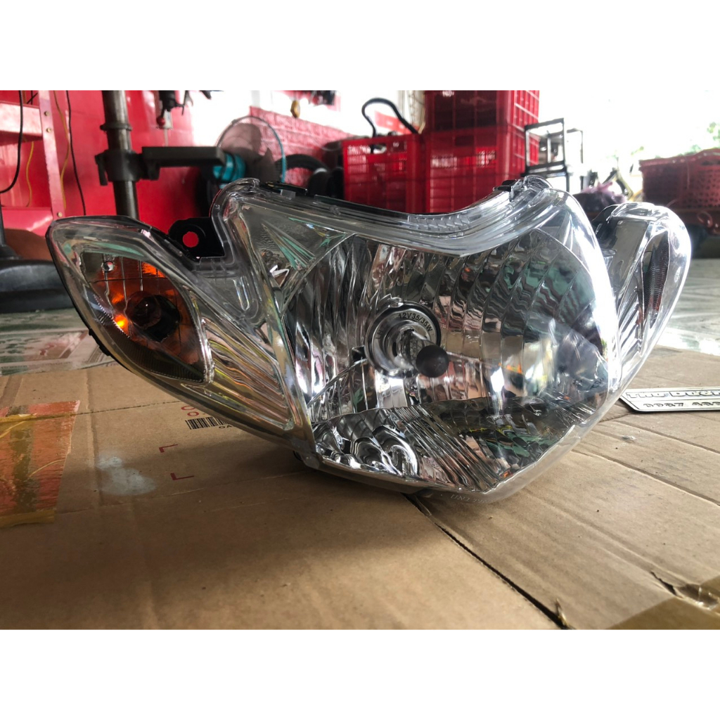Choá đèn pha trước sirius 50/ 110 hàng umv như zin, đẹp không ố vàng.