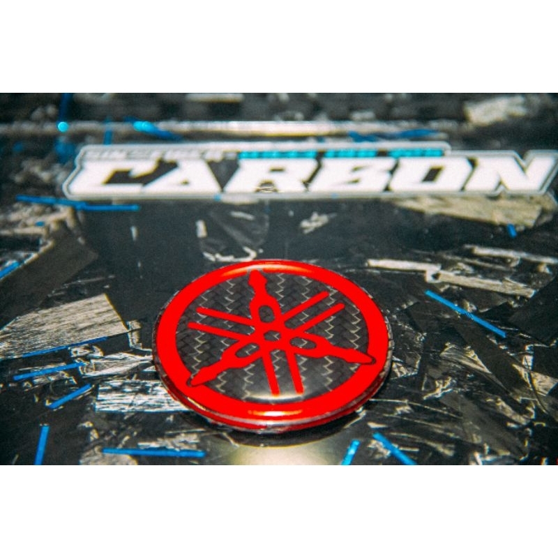 Logo Dán YAMAHA Đỏ Đúc Sợi CarbonFiber Cao Cấp