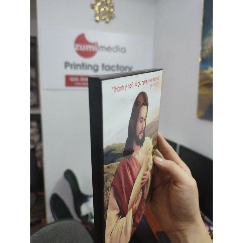 Tranh Ảnh Thiên Chúa, gỗ lụa bóng 15x21 để bàn