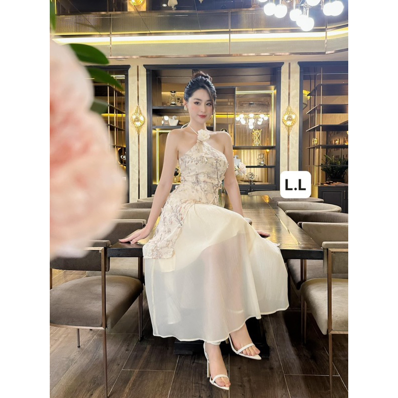 Đầm đi tiệc kiểu cổ yếm đính hoa tiểu thư